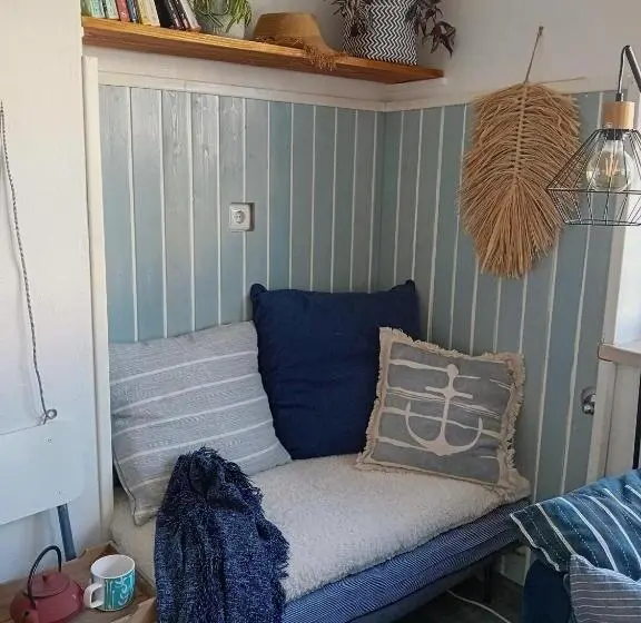 スタンダードシングルルーム, Ethic Surf House