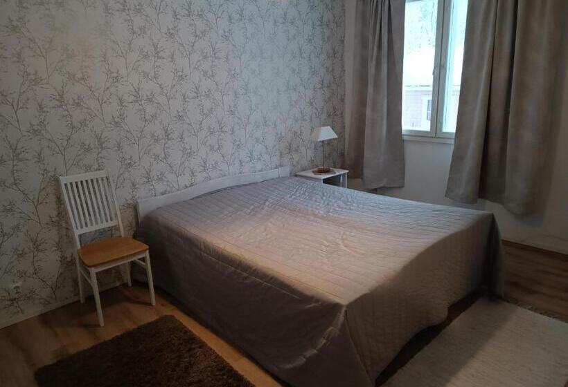 디럭스 방갈로, Firsthome Guesthouse