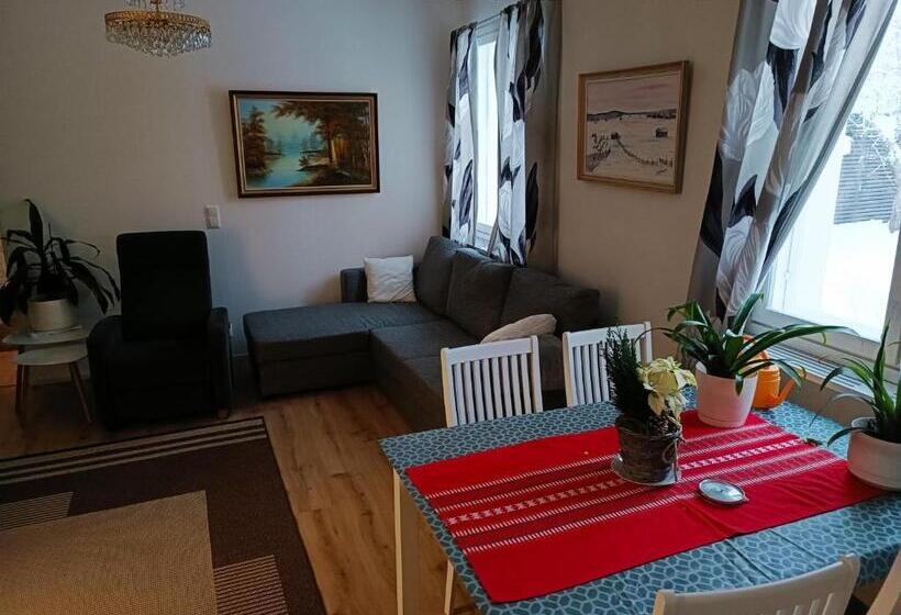 디럭스 방갈로, Firsthome Guesthouse