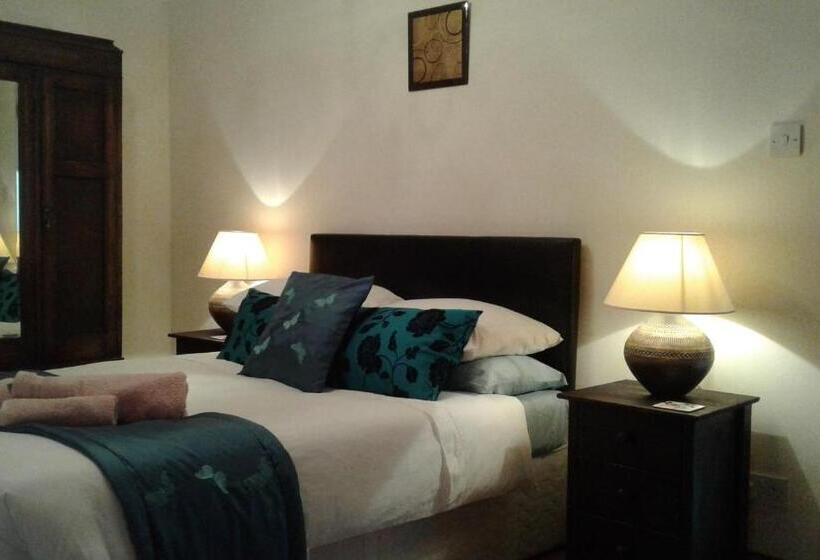 Номер Стандарт Совместная Ванная, Woodpeckers Cottage B&b