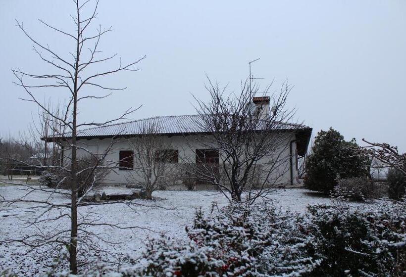 شقة غرفة واحدة, A Cjase Di Sandra