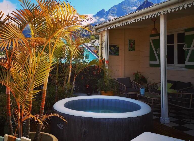 带大床的标准间, Case Nyala