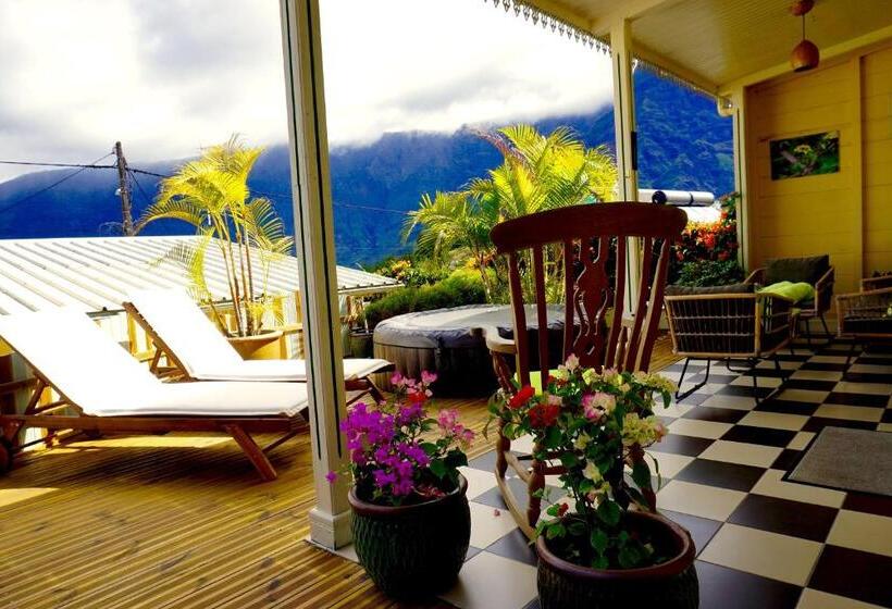 带大床的标准间, Case Nyala