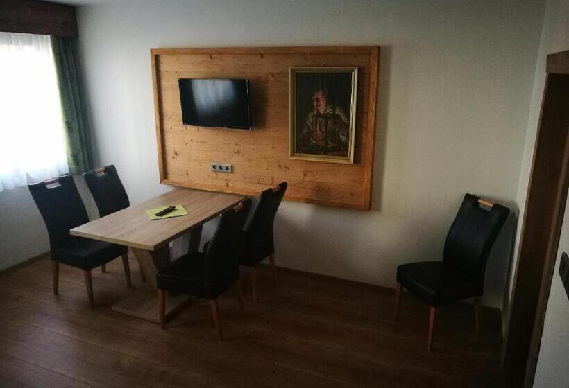 شقة غرفة واحدة, Stauders Zimmer Und Ferienwohnungen