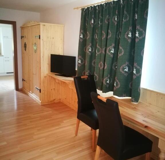 شقة غرفة واحدة, Stauders Zimmer Und Ferienwohnungen