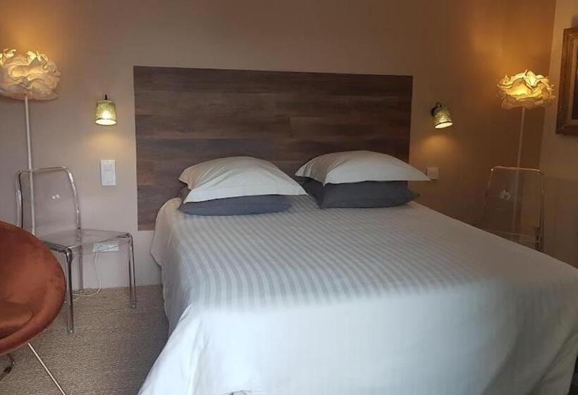 プールビュースタンダードルーム, La Maison De Charlie