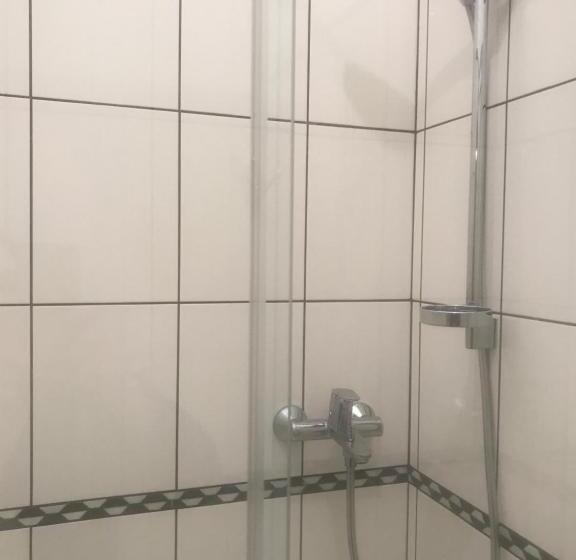 اتاق خانوادگی با سرویس بهداشتی مشترک, Spacious Rooms In Peaceful Jelgava Area