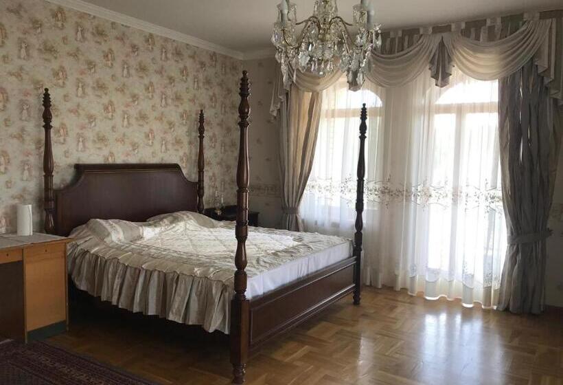 اتاق چهار تخته با دستشویی مشترک, Spacious Rooms In Peaceful Jelgava Area