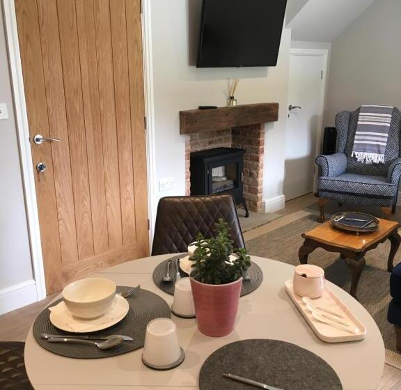 带露台的小型套房, Cliff Farmhouse B&b Suites