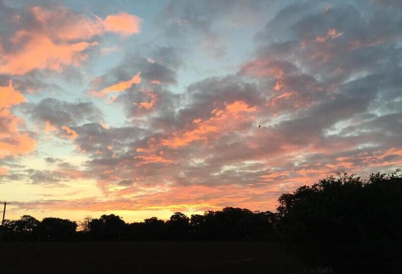 带园景的小型套房, Cliff Farmhouse B&b Suites