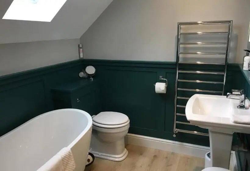 庭の見えるジュニアスイート, Cliff Farmhouse B&b Suites