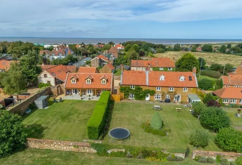 ２ベッドルームハウス, Cliff Farmhouse B&b Suites