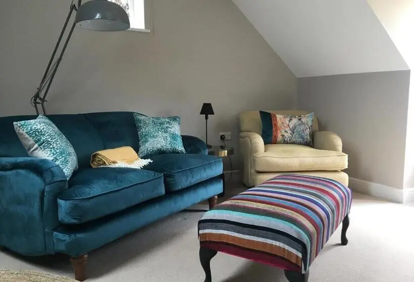 ２ベッドルームハウス, Cliff Farmhouse B&b Suites