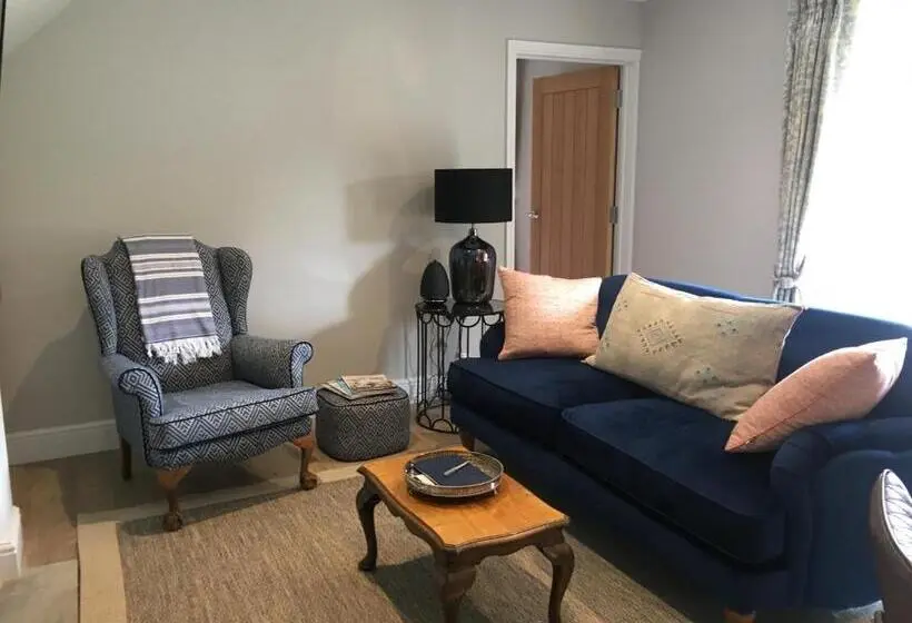 ２ベッドルームハウス, Cliff Farmhouse B&b Suites