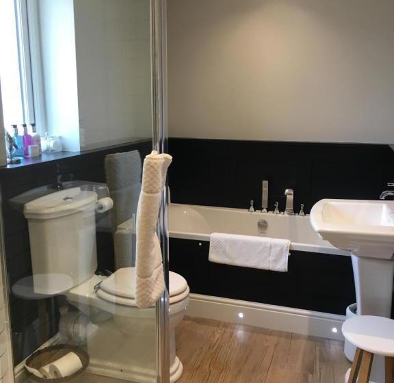 2间卧室的房子, Cliff Farmhouse B&b Suites