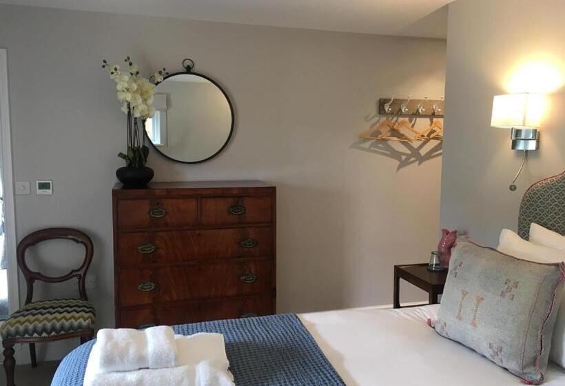 带露台的小型套房, Cliff Farmhouse B&b Suites