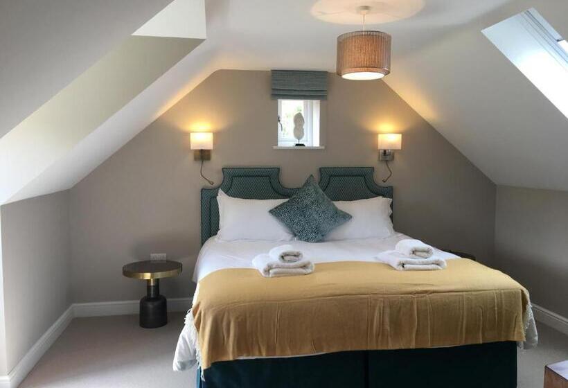 Полулюкс Вид на Сад, Cliff Farmhouse B&b Suites