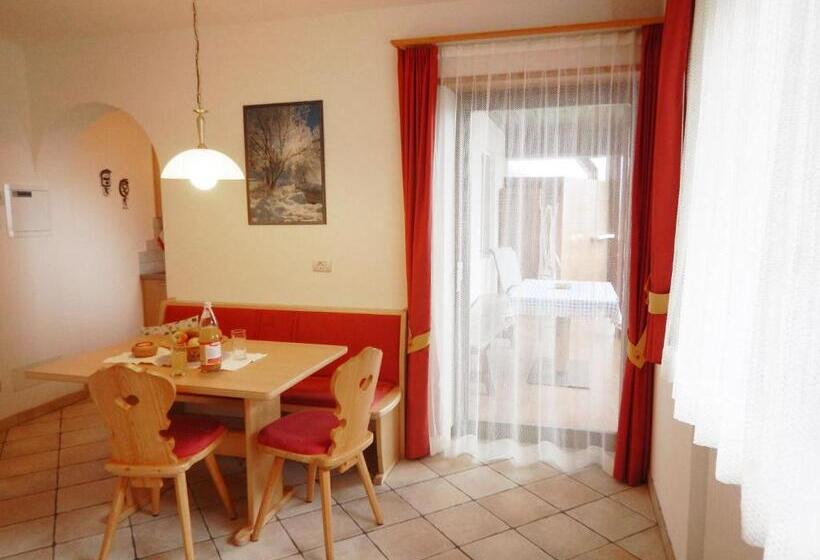 带1个卧室的带阳台的公寓, Alpegger