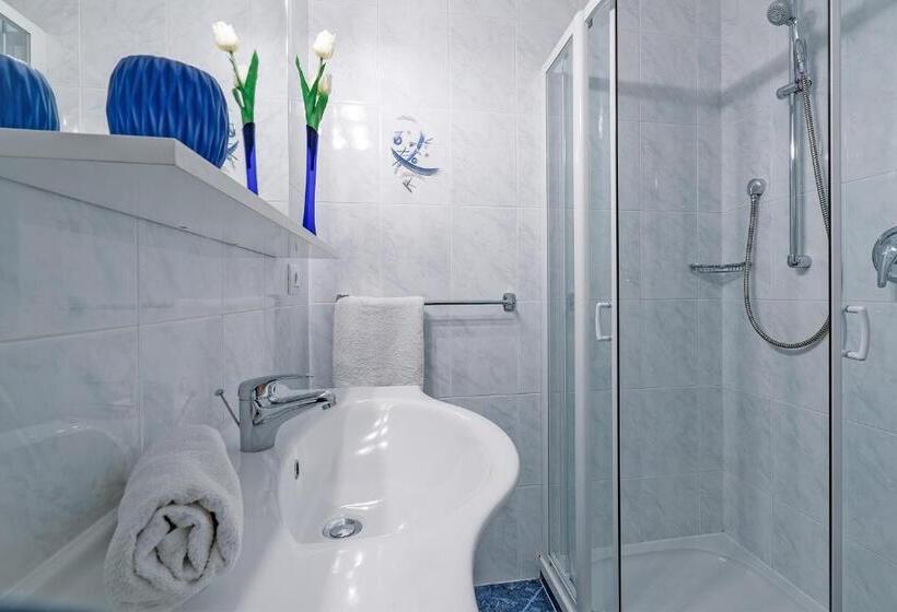 带1个卧室的带阳台的公寓, Alpegger