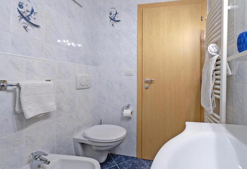 带1个卧室的带阳台的公寓, Alpegger