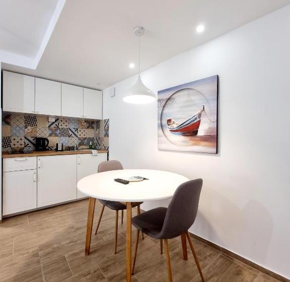 آپارتمان 1 خوابه همکف, Apartments Prima Z