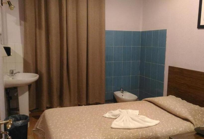 バスルーム共有のシングルスタンダード, Hostal Goias