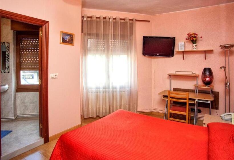 スタンダードルーム, Hostal Goias