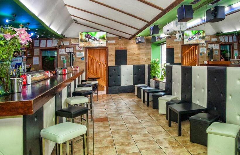 スタンダードルーム, Hostal Goias