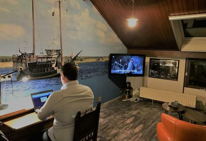 Номер Deluxe с Балконом, B&b Bij Moemee