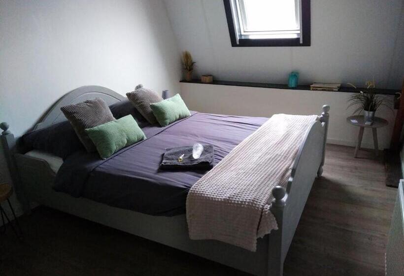 带共用浴室的标准房间, Langs De Maas