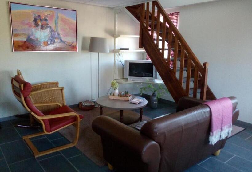 带共用浴室的标准房间, Langs De Maas