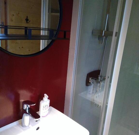 标准间, Langs De Maas