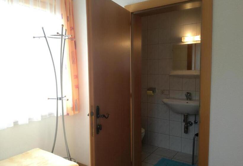 חדר סטנדרט לשלושה עם נוף לגינה, Lasserhof