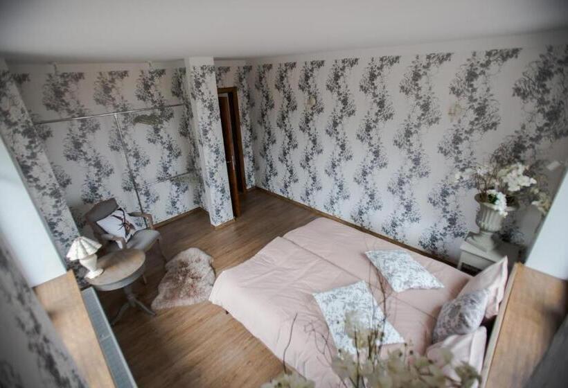 اتاق استاندارد, Park Apartments