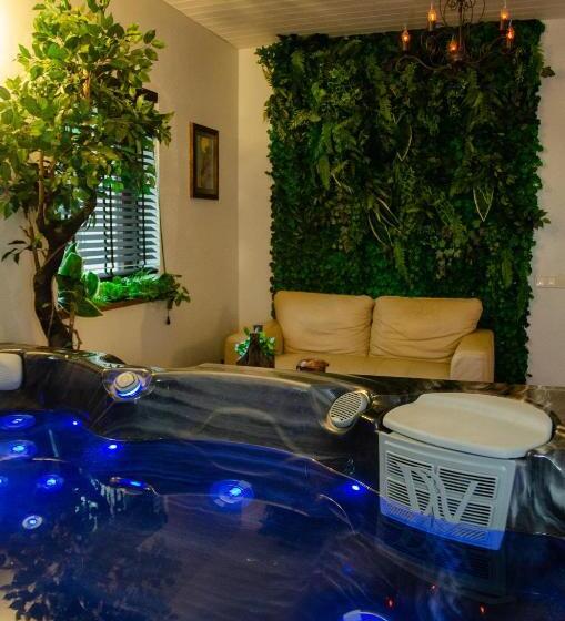 بانگلوی لوکس, Park Apartments