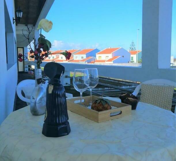 חדר קומפורט לשלושה, Surf & Guest Lorena´s House