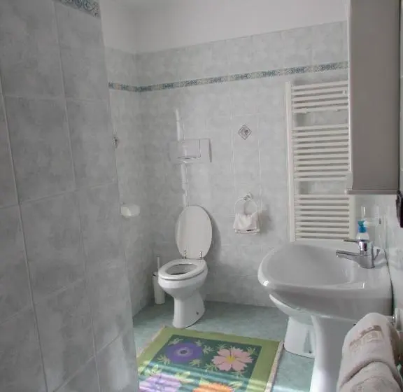 استودیوی استاندارد, Residence Du Chateau