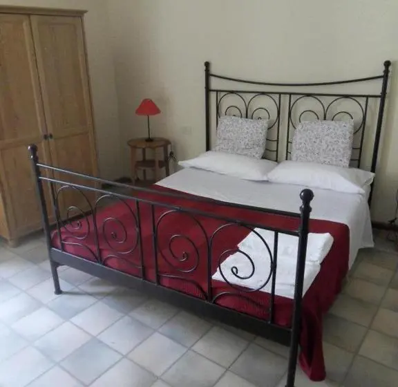 Standard Room Shared Bathroom, Tornoallariva B&b