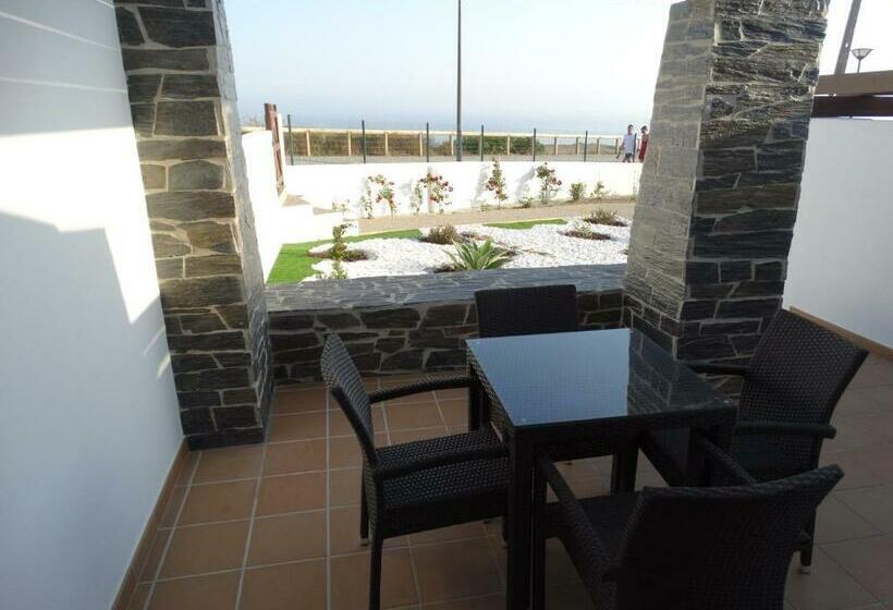 غرفة قياسية رباعية, Falésias Da Arrifana