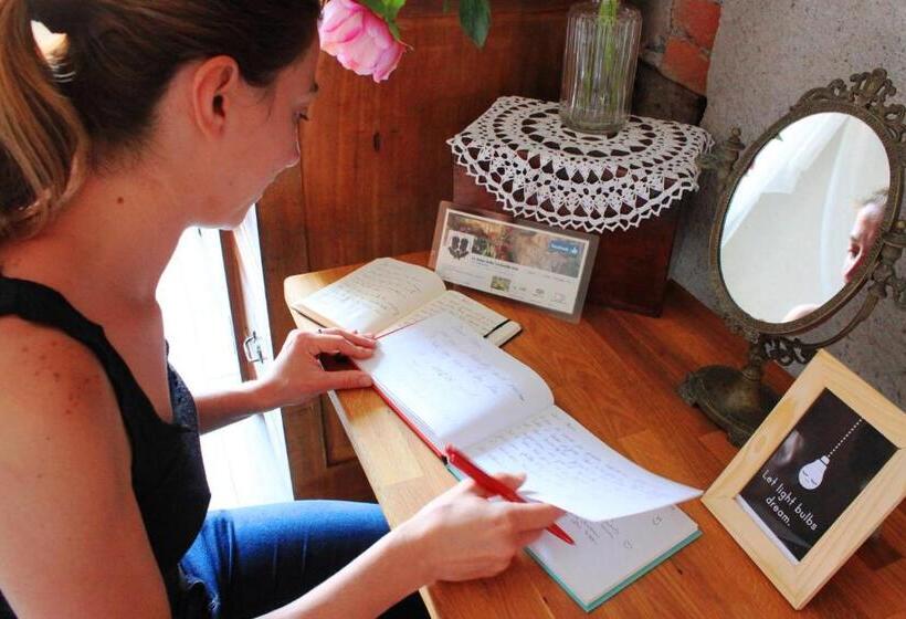 اتاق استاندارد سه نفره, Le Dame Della Cortesella B&b