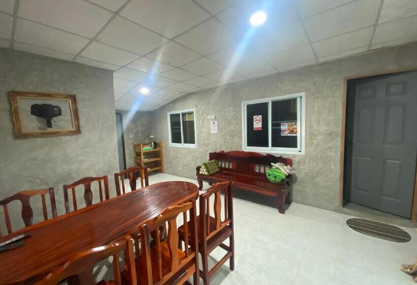 غرفة عائلية, Khao Kho Copter Hill