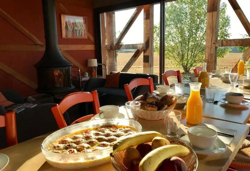 Sviitti Puutarhanäkymä, Hameau Des Damayots