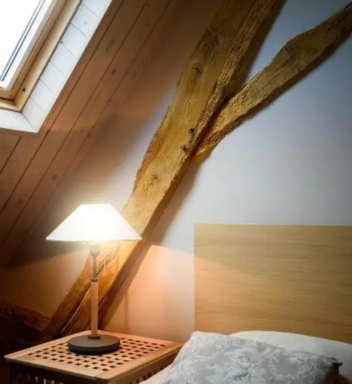 Sviitti Puutarhanäkymä, Hameau Des Damayots