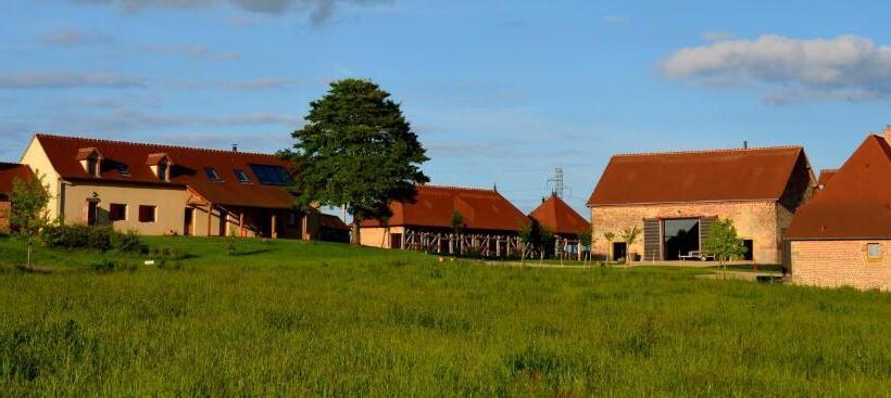 ガーデンビュースイート, Hameau Des Damayots