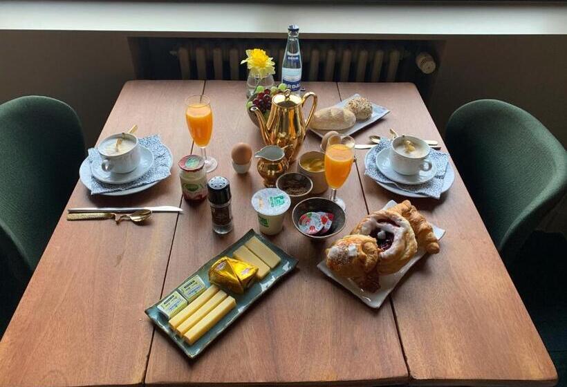 סוויטה דלוקס, Maison D Artiste