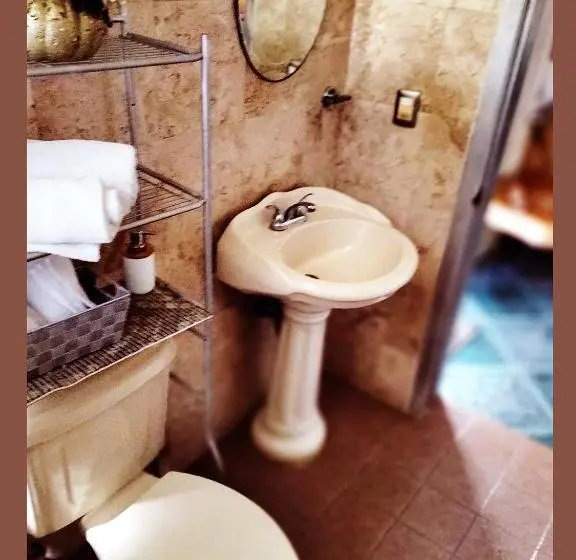 Standard room with outdoor bath, Casa Del Pintor Chetumal