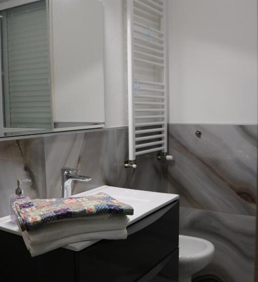 חדר סטנדרט לשלושה, Da Mattia