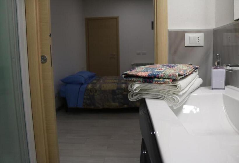 חדר סטנדרט לשלושה, Da Mattia