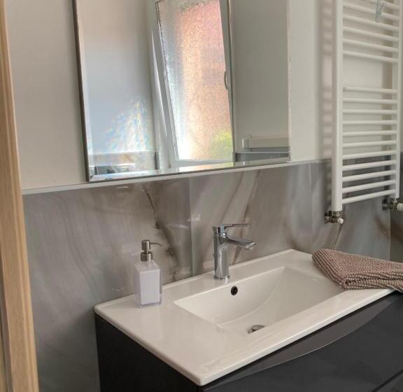 חדר סטנדרט לשלושה, Da Mattia