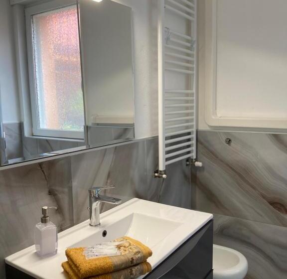 חדר סטנדרט לשלושה, Da Mattia